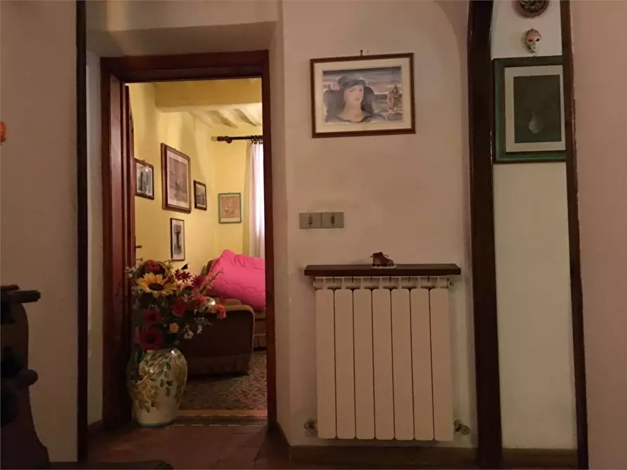 Immagine 12 di Porzione di casa in vendita  in matraia a Capannori