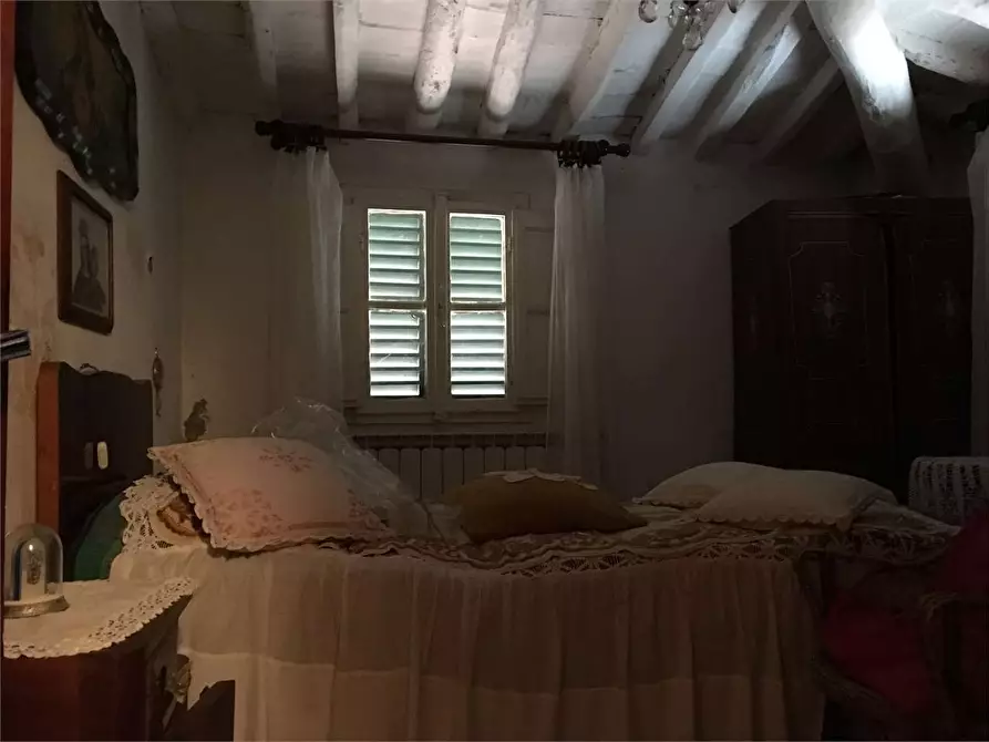 Immagine 13 di Porzione di casa in vendita  in matraia a Capannori