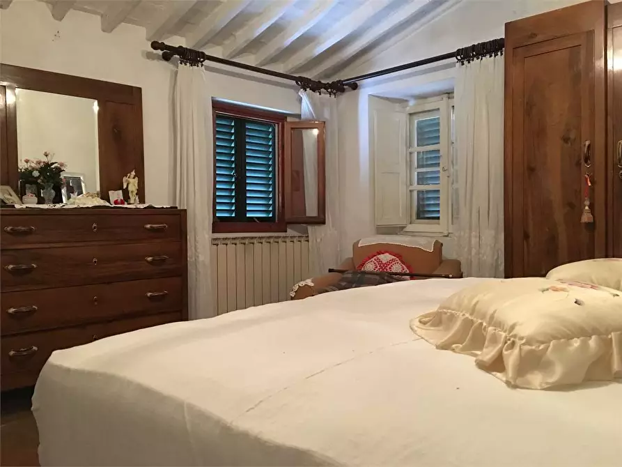 Immagine 16 di Porzione di casa in vendita  in matraia a Capannori