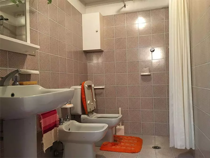 Immagine 18 di Porzione di casa in vendita  in matraia a Capannori