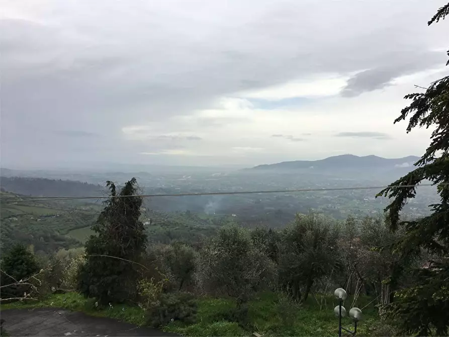Immagine 21 di Porzione di casa in vendita  in matraia a Capannori