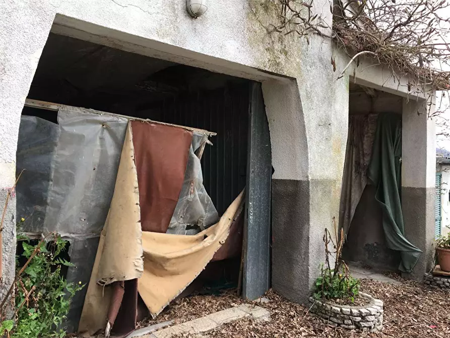 Immagine 26 di Porzione di casa in vendita  in matraia a Capannori