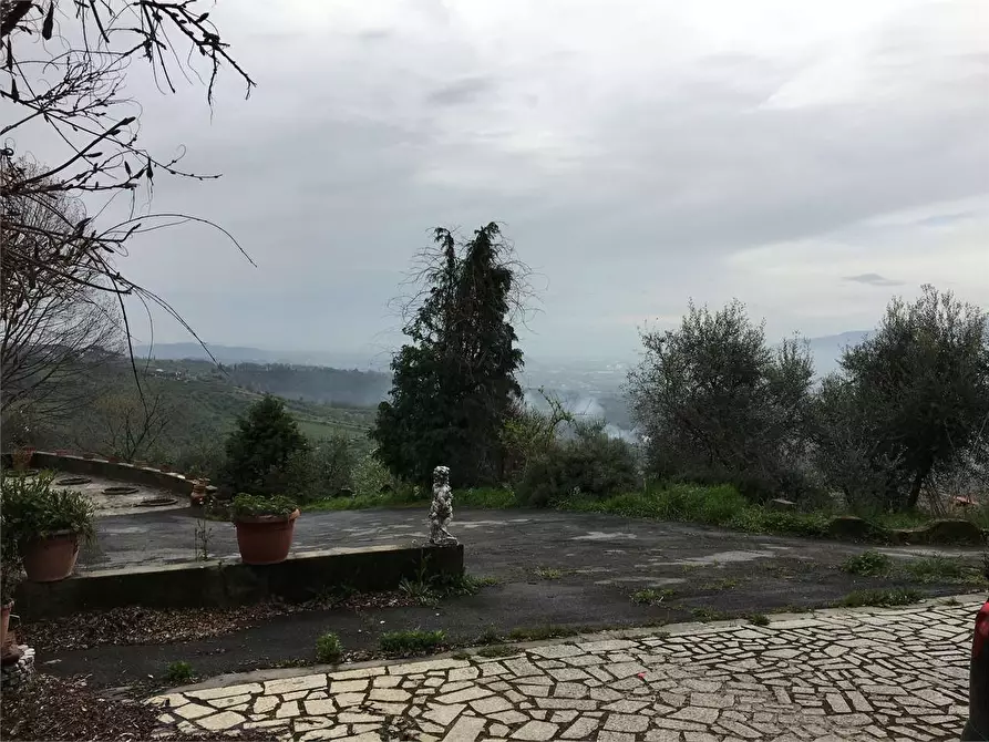 Immagine 29 di Porzione di casa in vendita  in matraia a Capannori