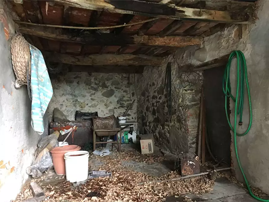 Immagine 30 di Porzione di casa in vendita  in matraia a Capannori