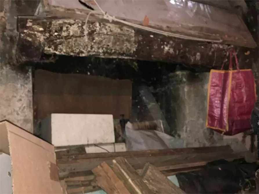 Immagine 31 di Porzione di casa in vendita  in matraia a Capannori