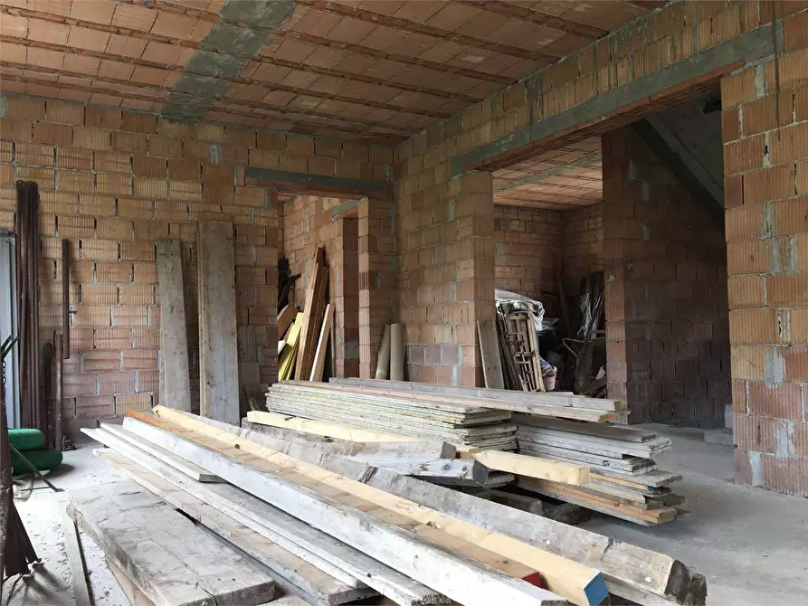 Immagine 8 di Villa in vendita  in Marlia a Capannori