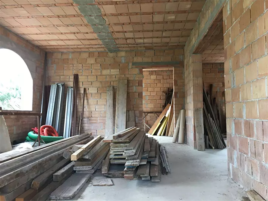 Immagine 10 di Villa in vendita  in Marlia a Capannori