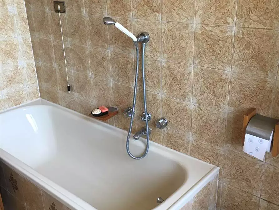 Immagine 19 di Villa in vendita  in Montecarlo  a Montecarlo