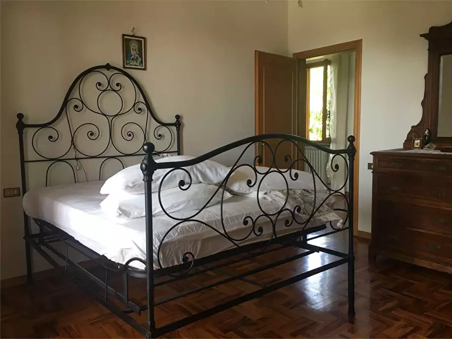 Immagine 15 di Villa in vendita  in Montecarlo  a Montecarlo