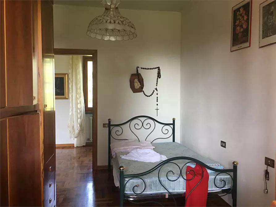 Immagine 17 di Villa in vendita  in Montecarlo  a Montecarlo