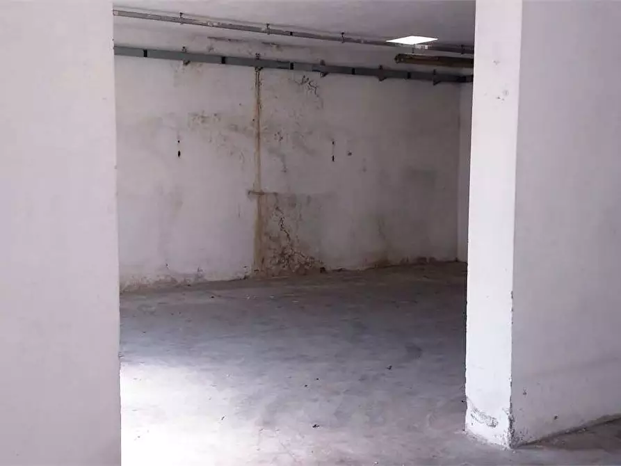 Immagine 4 di Capannone industriale in vendita  a Capannori