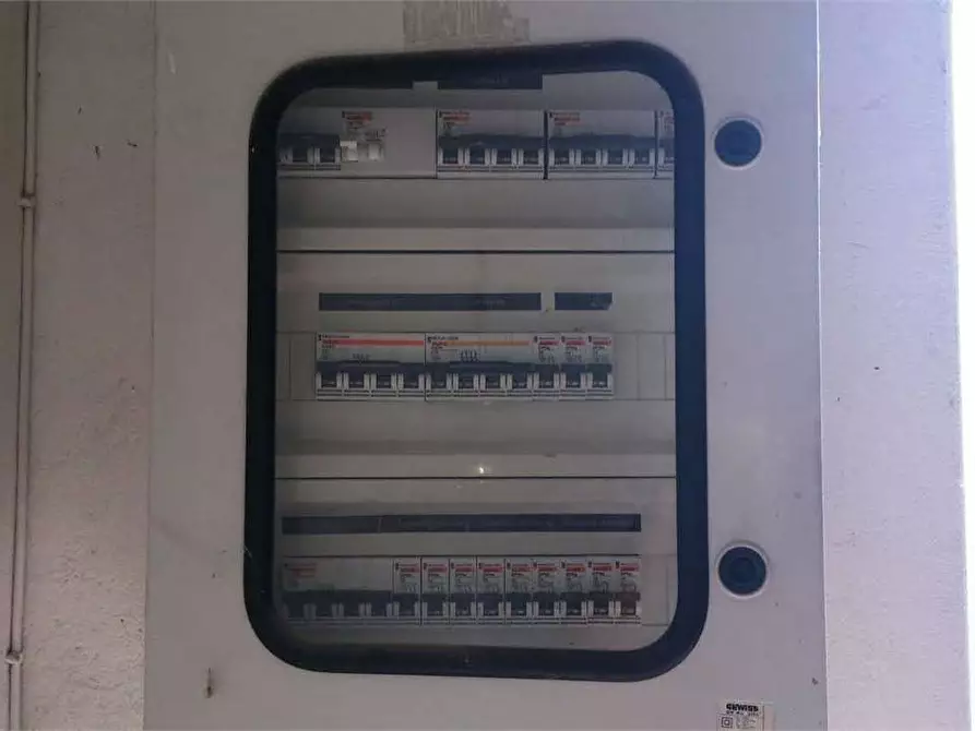 Immagine 5 di Capannone industriale in vendita  a Capannori