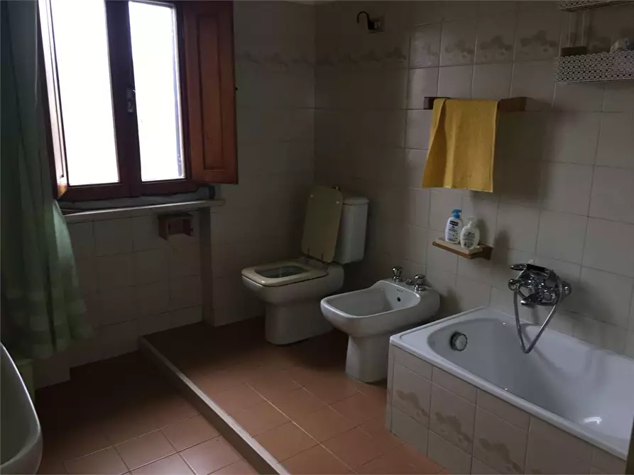 Immagine 21 di Porzione di casa in vendita  in Montecarlo a Montecarlo