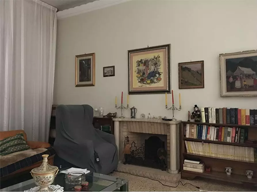 Immagine 4 di Villa in vendita  in ponte a moriano  a Lucca