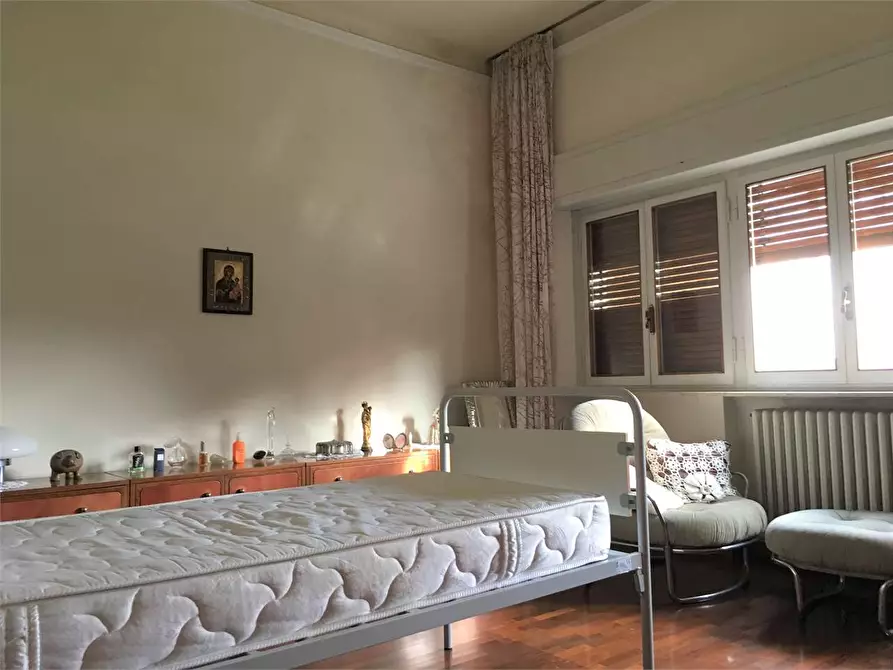 Immagine 11 di Villa in vendita  in ponte a moriano  a Lucca