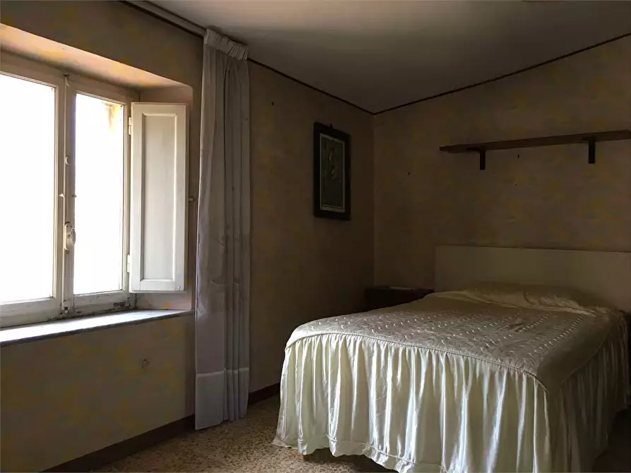 Immagine 5 di Porzione di casa in vendita  a Lucca