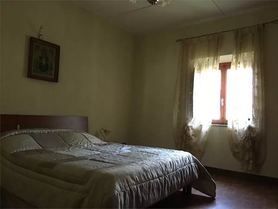 Immagine 7 di Porzione di casa in vendita  a Lucca