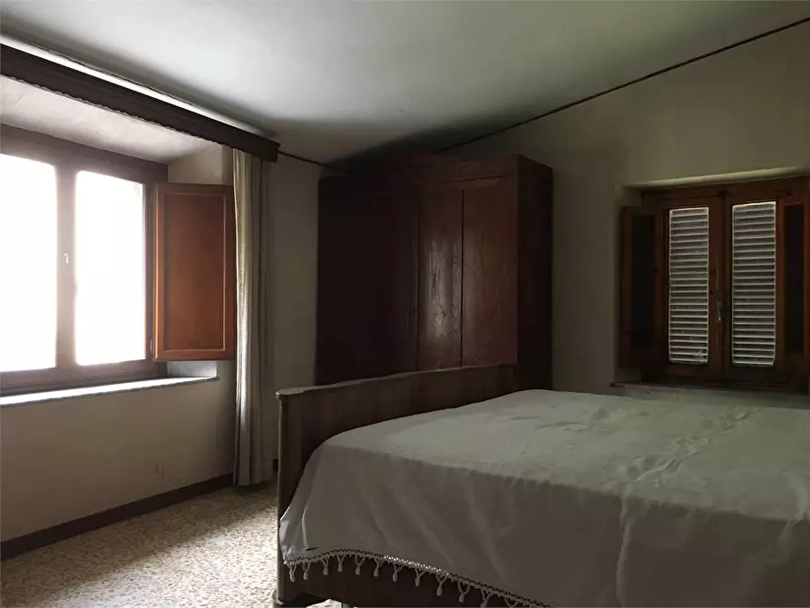 Immagine 11 di Porzione di casa in vendita  a Lucca