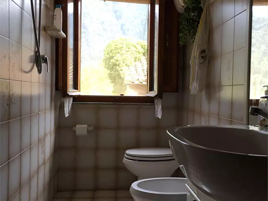 Immagine 12 di Porzione di casa in vendita  a Lucca