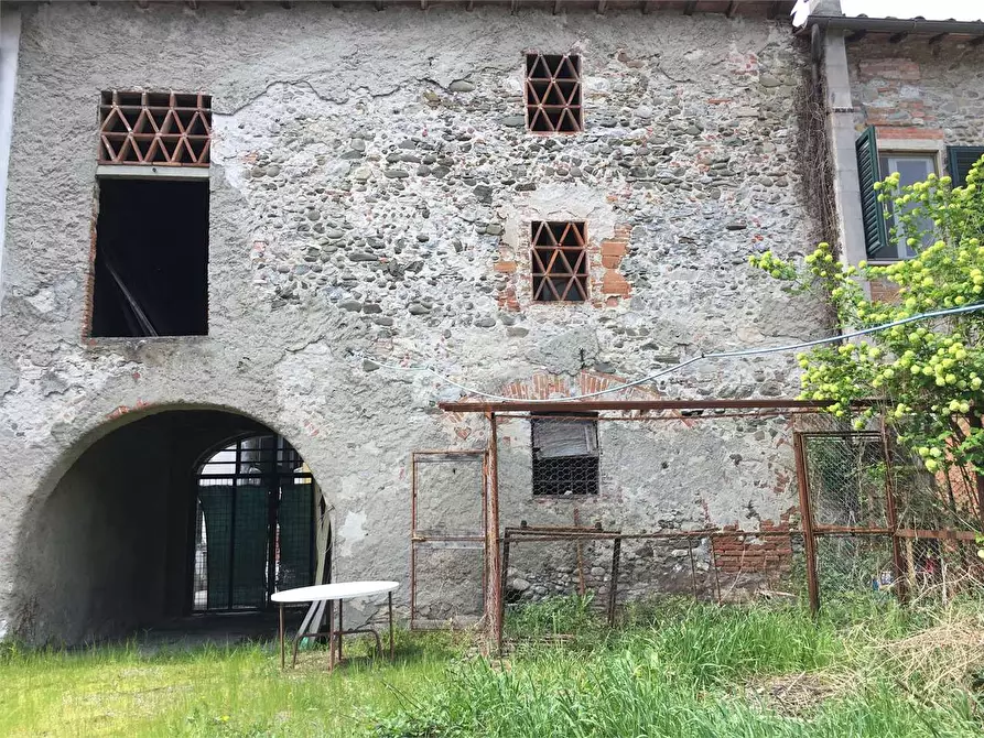 Immagine 13 di Porzione di casa in vendita  a Lucca