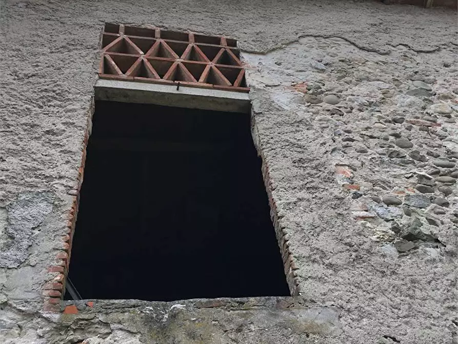 Immagine 14 di Porzione di casa in vendita  a Lucca