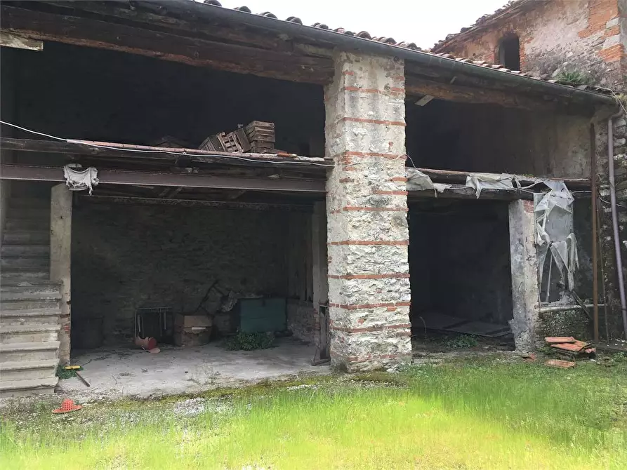 Immagine 18 di Porzione di casa in vendita  a Lucca
