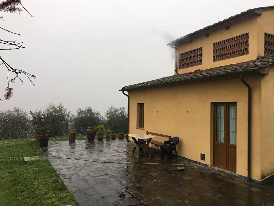 Immagine 2 di Rustico / casale in vendita  in Montecarlo a Montecarlo