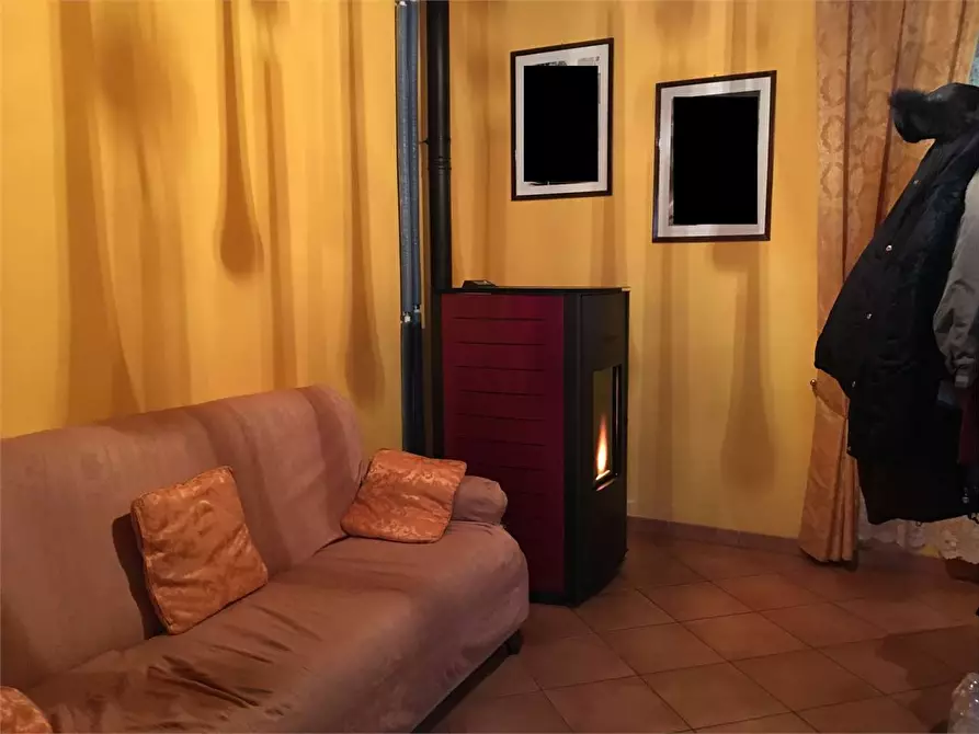 Immagine 6 di Rustico / casale in vendita  in Montecarlo a Montecarlo