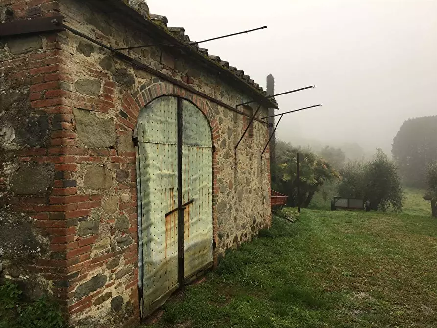 Immagine 1 di Rustico / casale in vendita  in Montecarlo a Montecarlo