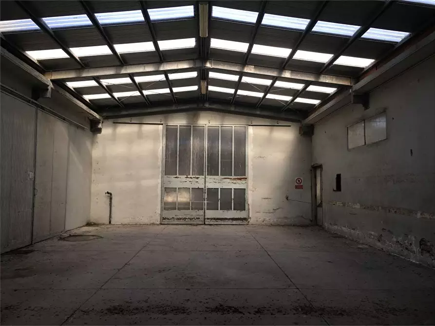 Immagine 3 di Capannone industriale in vendita  in Porcari a Porcari