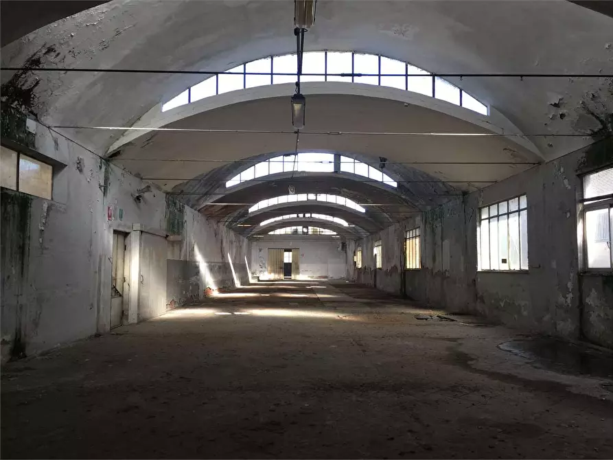 Immagine 2 di Capannone industriale in vendita  in Porcari a Porcari