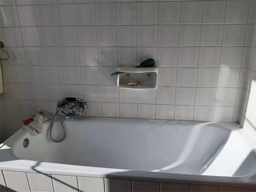 Immagine 6 di Porzione di casa in vendita  in via carlo piaggia a Capannori