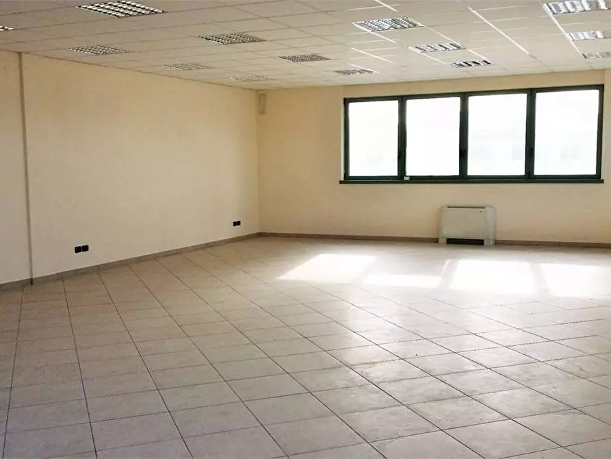 Immagine 1 di Ufficio in vendita  in Porcarii - Rughi a Porcari
