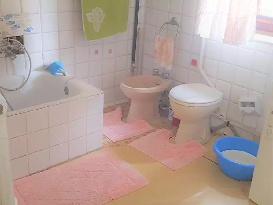 Immagine 17 di Villa in vendita  in san marco a Lucca