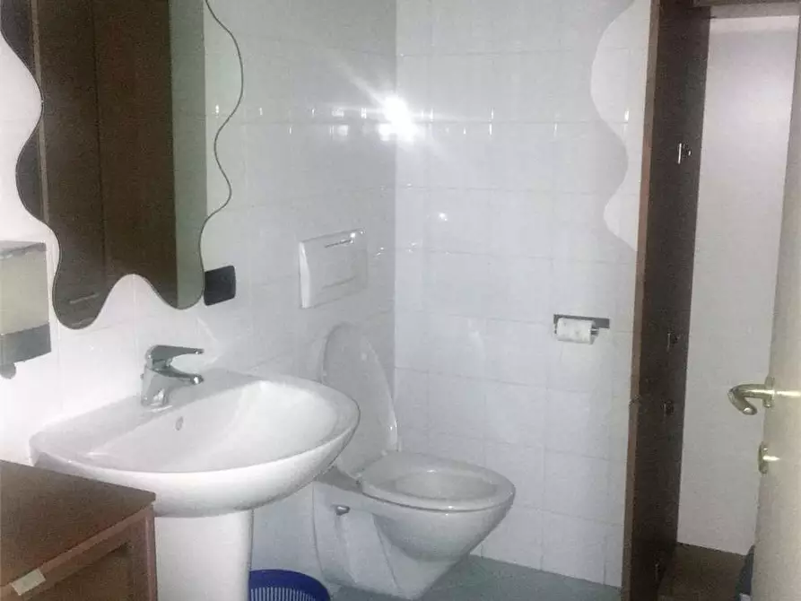 Immagine 5 di Ufficio in vendita  in Porcari a Porcari