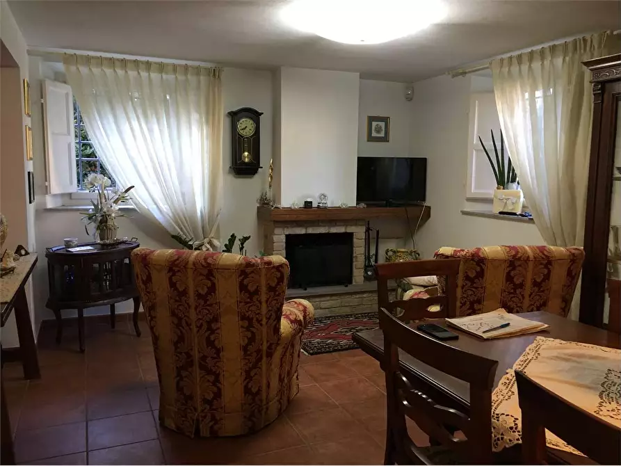 Immagine 3 di Villa in vendita  in Capannori a Capannori