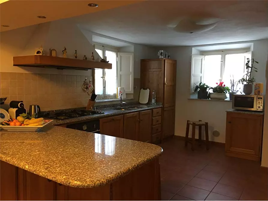 Immagine 6 di Villa in vendita  in Capannori a Capannori