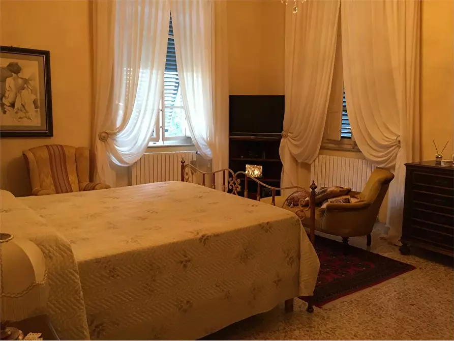 Immagine 14 di Villa in vendita  in Capannori a Capannori