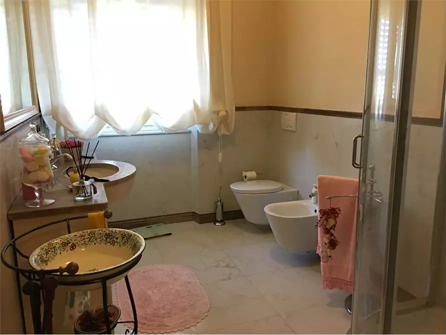 Immagine 19 di Villa in vendita  in Capannori a Capannori