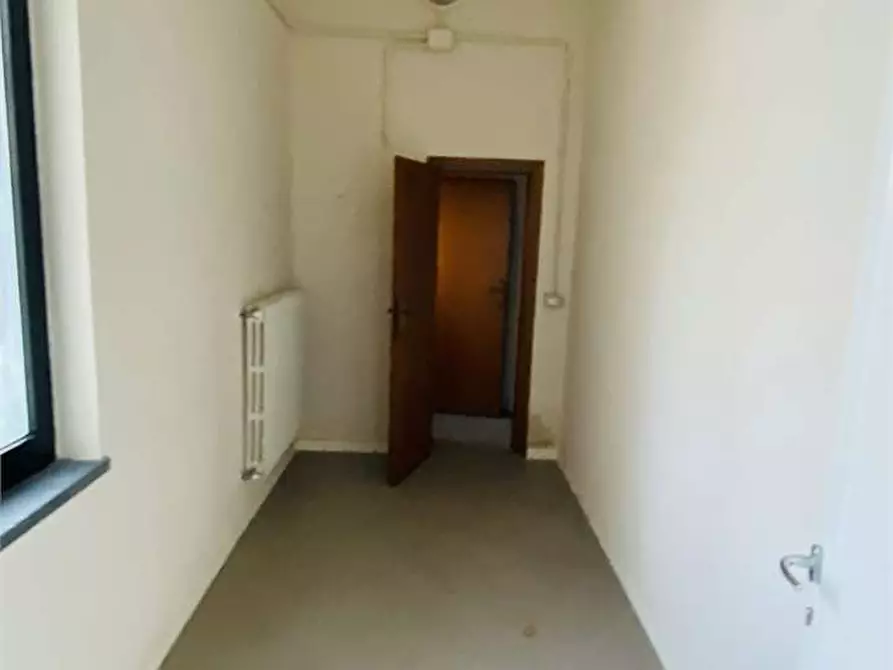 Immagine 11 di Laboratorio in affitto  in via delle ville  493 a Capannori