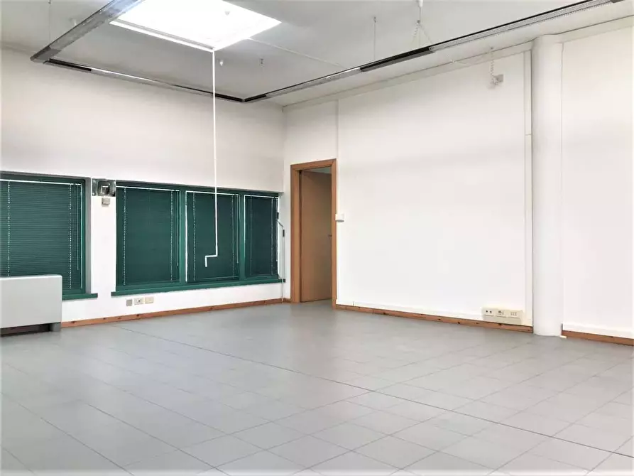 Immagine 2 di Ufficio in affitto  in via don sirio politi 43 a Lucca