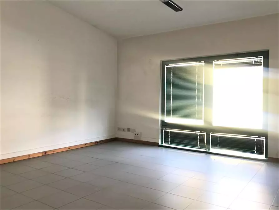 Immagine 5 di Ufficio in affitto  in via don sirio politi 43 a Lucca