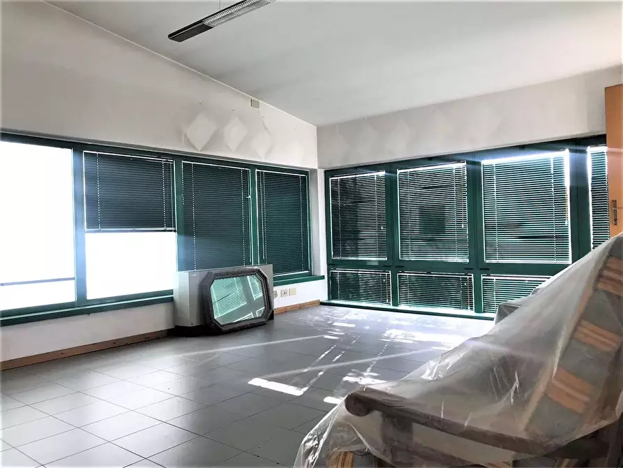 Immagine 6 di Ufficio in affitto  in via don sirio politi 43 a Lucca