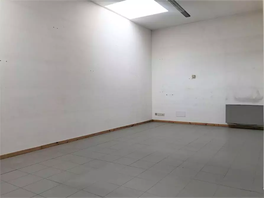 Immagine 18 di Ufficio in affitto  in via don sirio politi 43 a Lucca