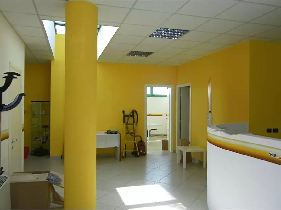 Immagine 1 di Ufficio in vendita  in Porcari a Porcari