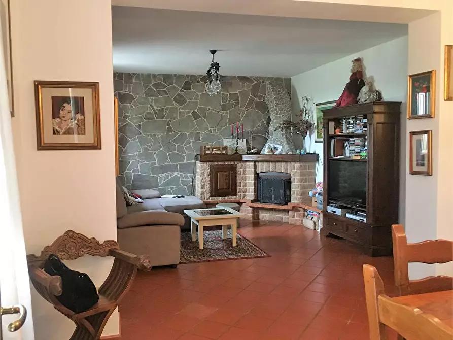 Immagine 1 di Rustico / casale in vendita  in Montecarlo a Montecarlo