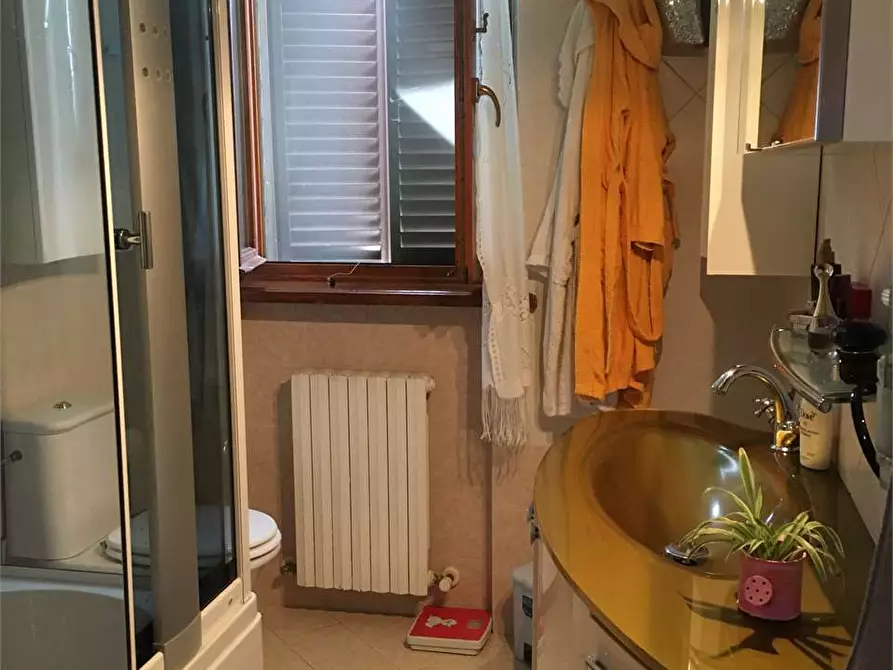 Immagine 9 di Rustico / casale in vendita  in Montecarlo a Montecarlo