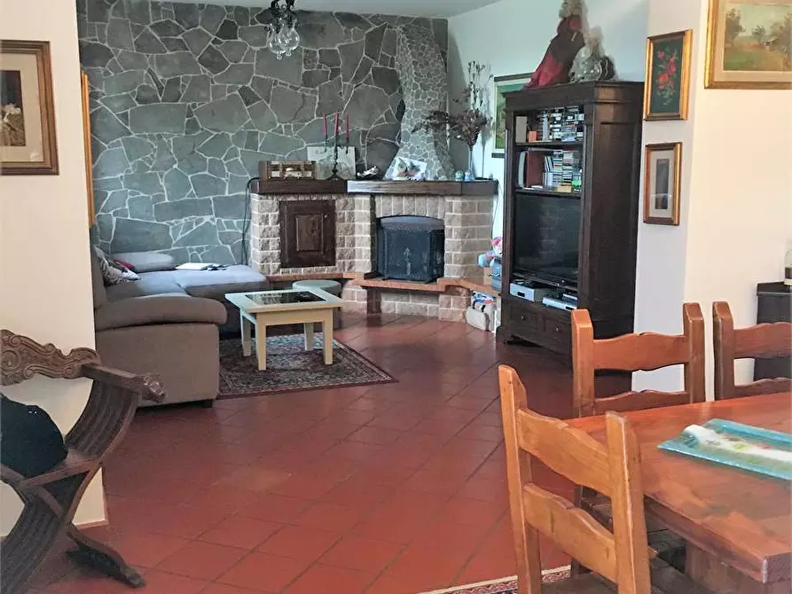 Immagine 2 di Rustico / casale in vendita  in Montecarlo a Montecarlo