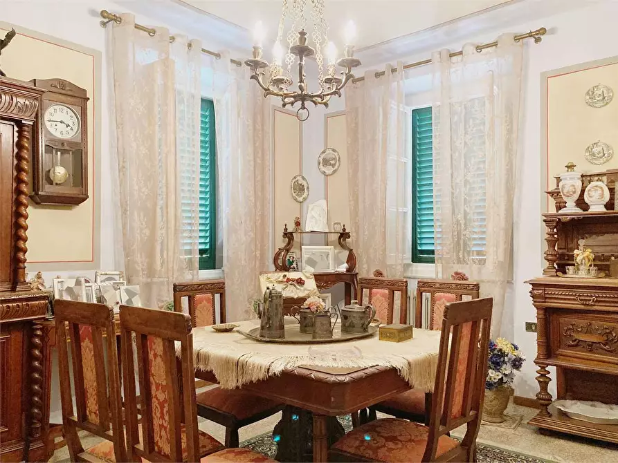 Immagine 21 di Villa in vendita  in pescia a Pescia