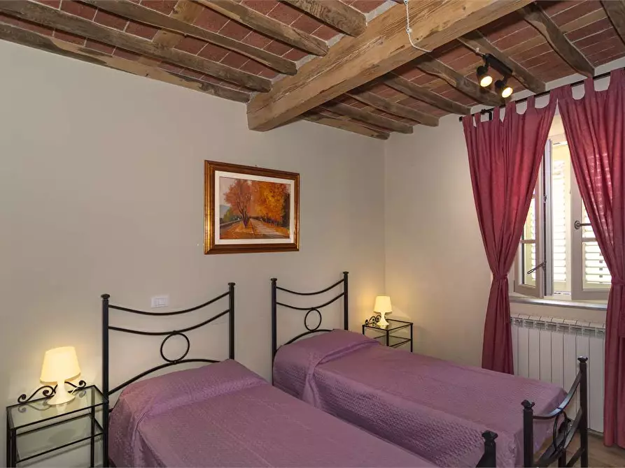 Immagine 13 di Rustico / casale in vendita  in capannori a Capannori